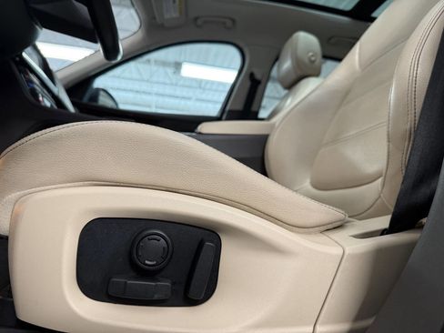 Used 2017 Jaguar F-PACE Prestige image 21