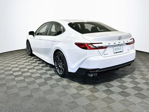 Used 2025 Toyota Camry SE w/ Convenience Package FWD image 6