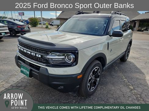 Used 2025 Ford Bronco Sport Outer Banks AWD/4WD image 4