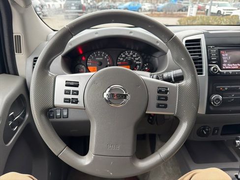 Used 2016 Nissan Frontier SV image 19