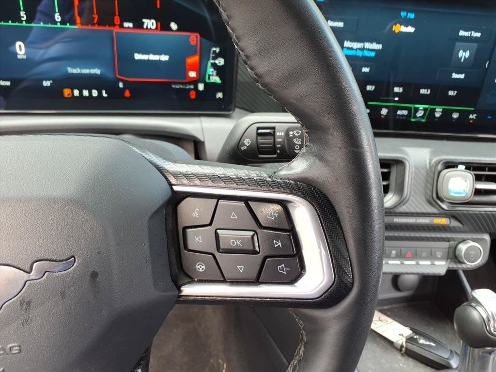 Used 2024 Ford Mustang Convertible RWD image 15