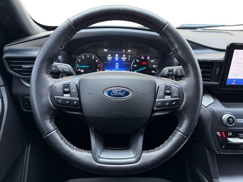 Used 2020 Ford Explorer XLT w/ Comfort Package RWD image 24