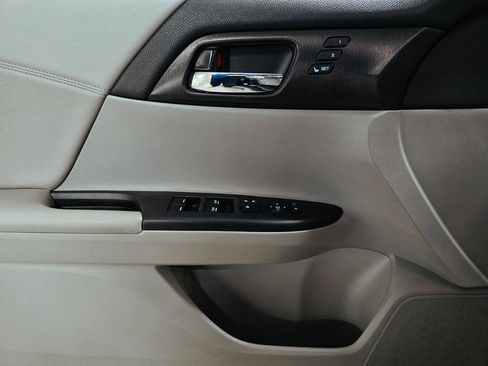 Used 2015 Honda Accord EX-L image 14