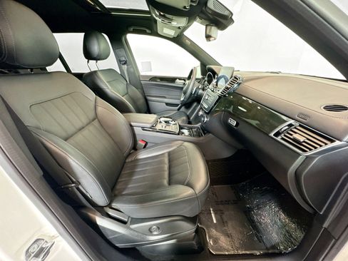 Used 2019 Mercedes-Benz GLS 450 4MATIC image 28