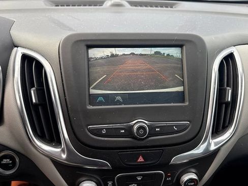 Used 2018 Chevrolet Equinox LS FWD image 17