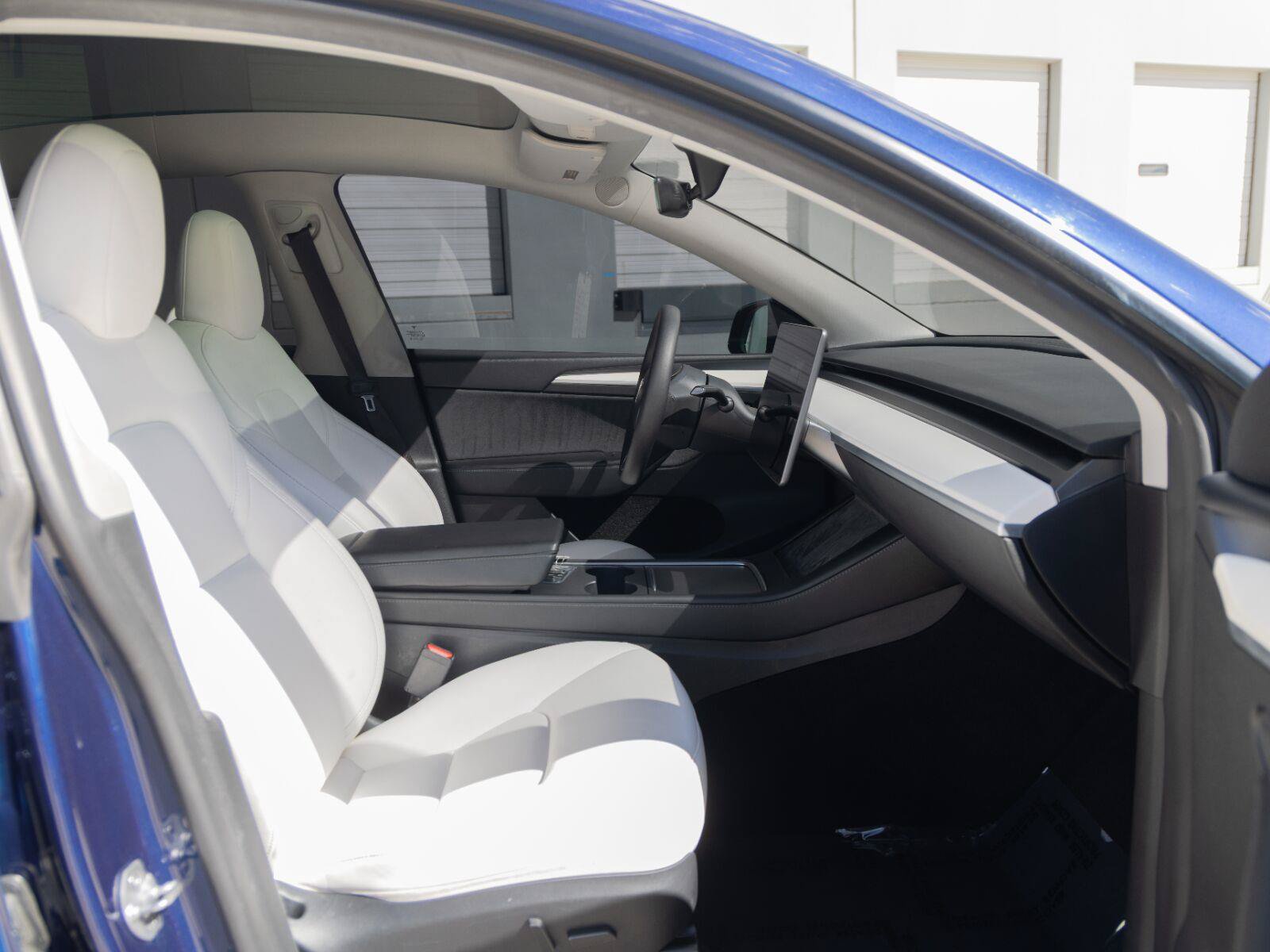 Used 2023 Tesla Model Y Long Range AWD/4WD image 25