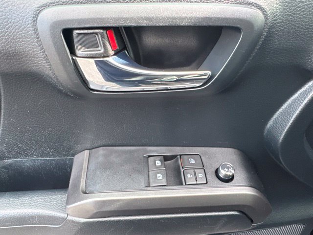 Used 2016 Toyota Tacoma TRD Sport w/ Towing Package AWD/4WD image 14