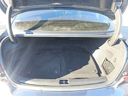 Used 2019 Volvo S60 T5 Inscription image 18