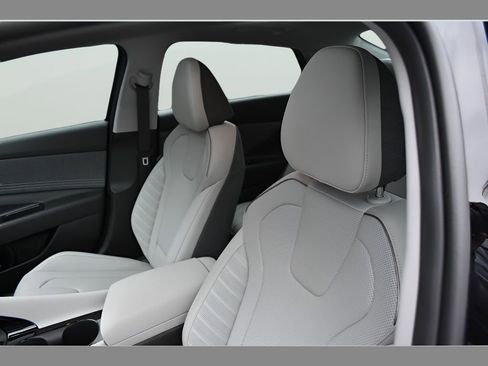 New 2026 Hyundai Elantra Limited FWD image 27