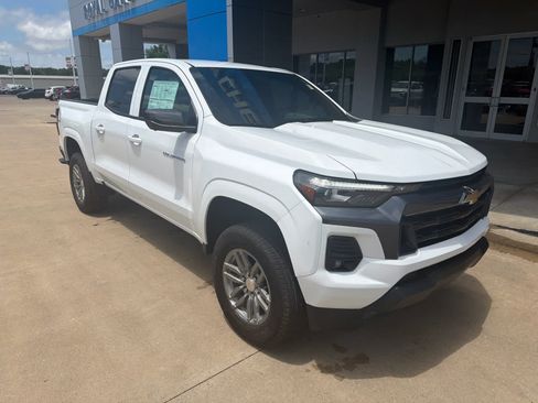 New 2026 Chevrolet Colorado LT w/ LT Convenience Package AWD/4WD image 9