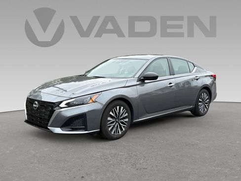 Used 2024 Nissan Altima 2.5 SV image 23