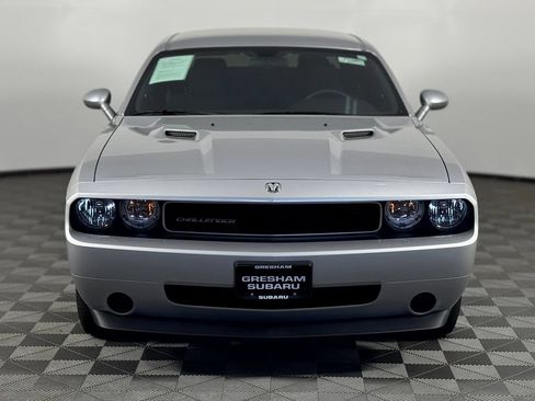 Used 2010 Dodge Challenger SE RWD image 2