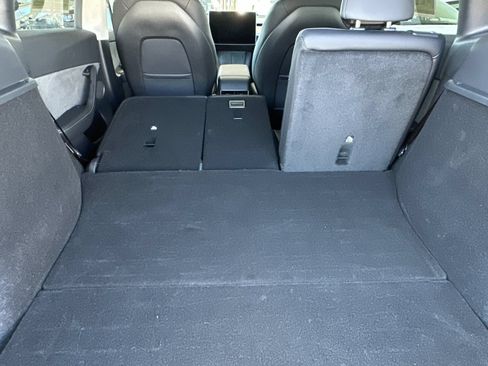 Used 2025 Tesla Model Y Long Range RWD image 15