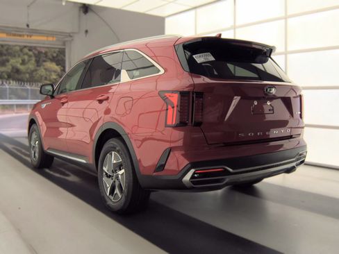 Used 2021 Kia Sorento S FWD image 6