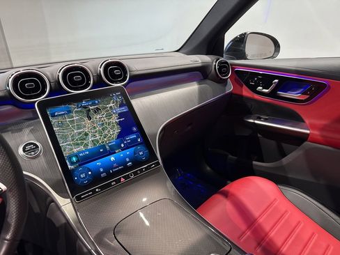 Used 2024 Mercedes-Benz GLC 43 AMG 4MATIC image 17