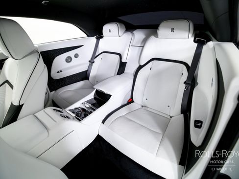 Used 2024 Rolls-Royce Spectre w/ Spectre Launch Package image 18