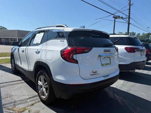 Used 2019 GMC Terrain SLE w/ Driver Convenience Package image 4