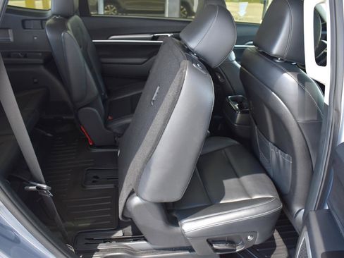 Used 2022 Kia Telluride S FWD image 60
