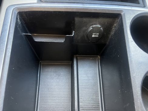 Used 2015 RAM 2500 SLT w/ Luxury Group image 25