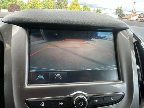Used 2017 Chevrolet Cruze LT FWD image 16