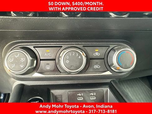 Used 2025 Nissan Kicks SV AWD/4WD image 23