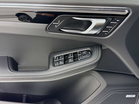 New 2026 Porsche Macan image 11