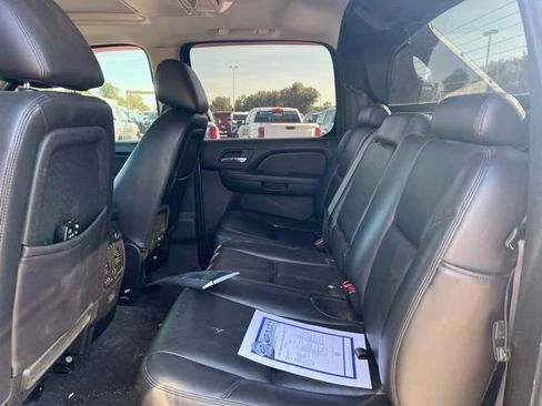 Used 2010 Chevrolet Avalanche LTZ AWD/4WD image 18