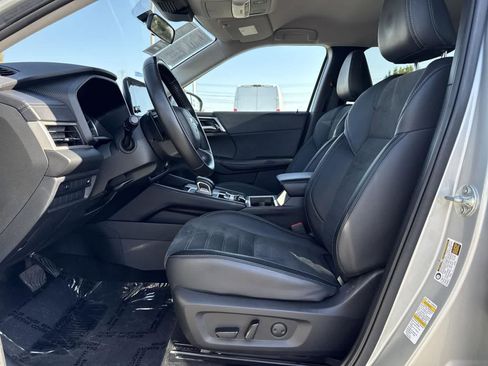 Used 2024 Mitsubishi Outlander SE image 22