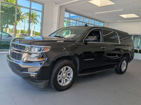 Used 2020 Chevrolet Suburban LT AWD/4WD image 3