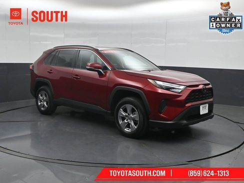 Used 2025 Toyota RAV4 XLE AWD/4WD image 4