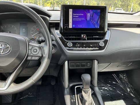 Used 2023 Toyota Corolla Cross LE w/ Moonroof Package FWD image 30
