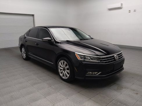Used 2017 Volkswagen Passat 3.6 SEL Premium image 13