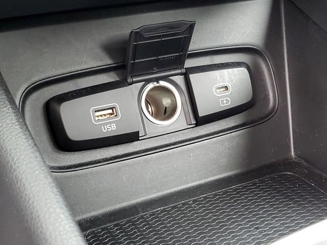 Used 2025 Hyundai Venue SEL FWD image 33