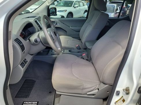 Used 2019 Nissan Frontier SV w/ Value Truck Package RWD image 18