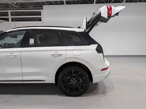 New 2025 Lincoln Corsair Reserve w/ Jet Appearance Package image 9