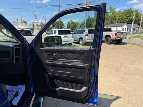 Used 2015 RAM 1500 Express AWD/4WD image 17