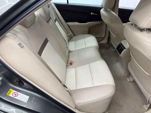 Used 2013 Toyota Camry XLE image 9