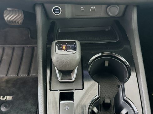 Used 2023 Nissan Rogue S image 23