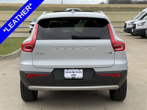 Used 2020 Volvo XC40 T5 Momentum w/ Protection Package Premier image 7