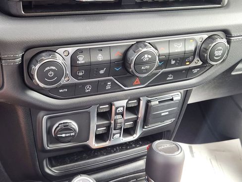 New 2026 Jeep Gladiator Sport AWD/4WD image 13
