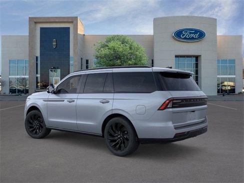 New 2025 Lincoln Navigator Reserve w/ Jet Appearance Package image 4