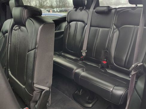 Used 2023 Jeep Wagoneer 4WD w/ Premium Group I image 32