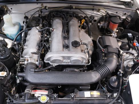 Used 1994 MAZDA MX-5 Miata image 3