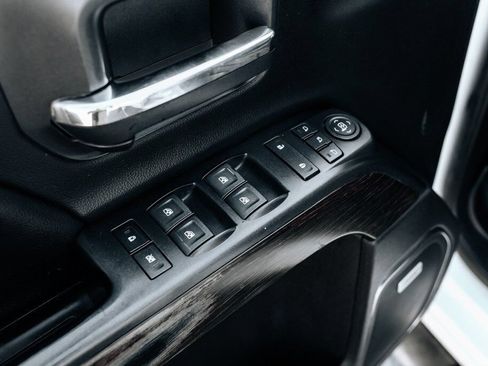 Used 2018 GMC Sierra 2500 Denali w/ Duramax Plus Package AWD/4WD image 23