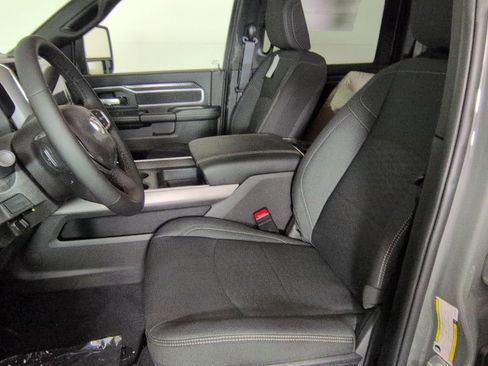New 2026 RAM 3500 Big Horn AWD/4WD image 10