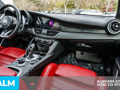 Used 2023 Alfa Romeo Giulia Sprint image 25