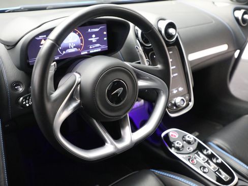Used 2021 McLaren GT RWD image 27