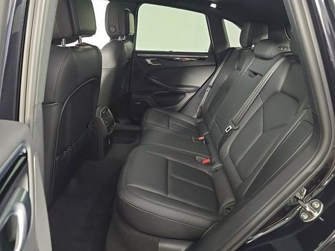 Certified 2022 Porsche Macan S AWD/4WD image 15