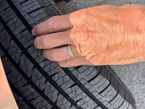 Used 2004 Chevrolet Impala w/ Preferred Equipment Group image 18