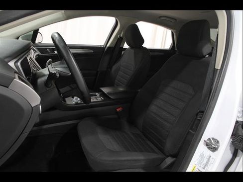 Certified 2020 Ford Fusion SE FWD image 5